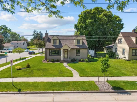 Exterior - 731 E Fremont St, Appleton, WI 54915 photo 16 of 21