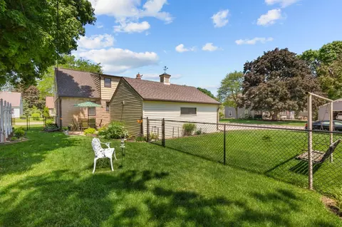 Exterior - 731 E Fremont St, Appleton, WI 54915 photo 8 of 21