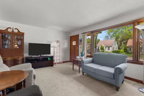 Living - 731 E Fremont St, Appleton, WI 54915 photo 1 of 1