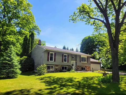 n4764 Larry Road, New London, WI 54961