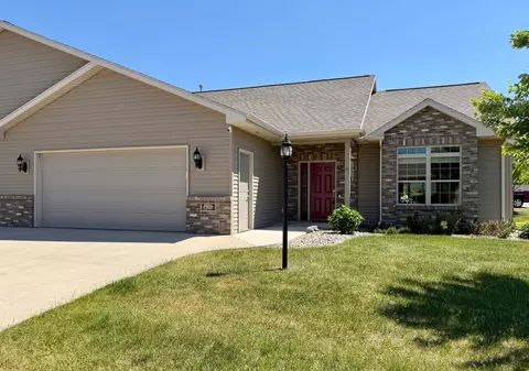 1362 Candlelight Ln, Fond Du Lac, WI 54935