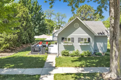 226 S Ontario St, De Pere, WI 54115