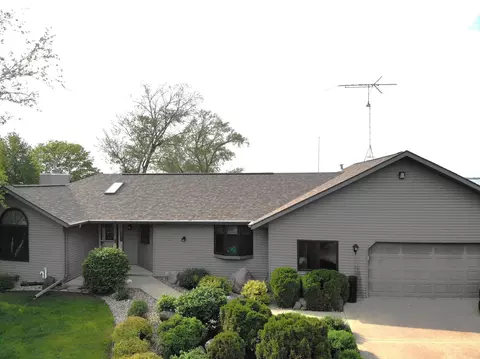 9512 Laura Ln, Winneconne, WI 54986 photo 3