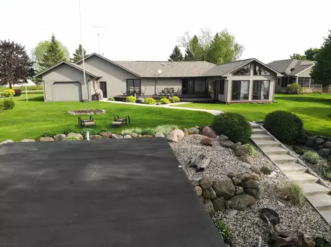 9512 Laura Ln, Winneconne, WI 54986 photo 5