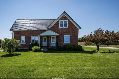 3553 County Line Rd, Luxemburg, WI 54217