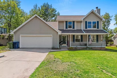 354 Longwood Ln, Wrightstown, WI 54180
