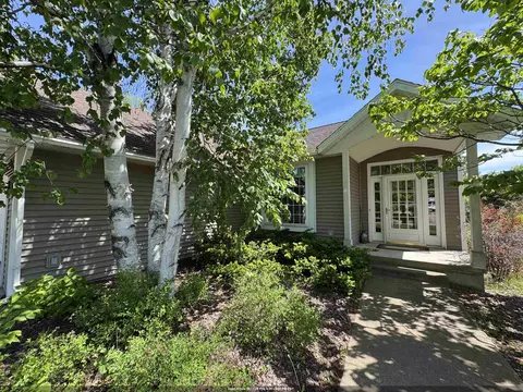 451 Oakview Meadow St, Amherst, WI 54406