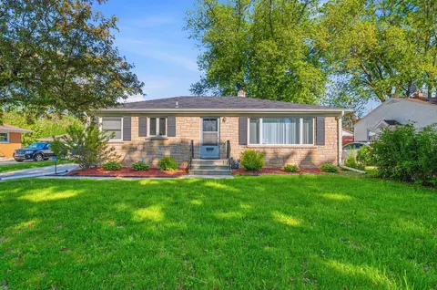 1201 Redwood Dr, Green Bay, WI 54304