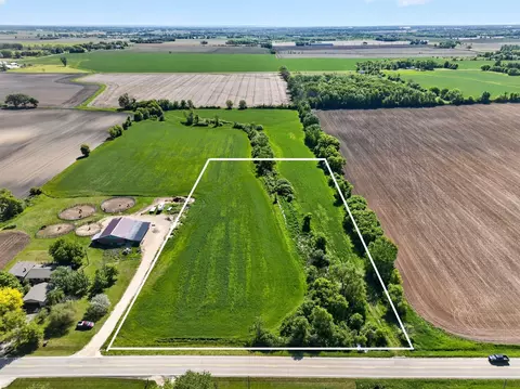 county rd f LT 2, Omro, WI 54963