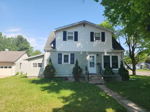 1020 S Smalley St, Shawano, WI 54166