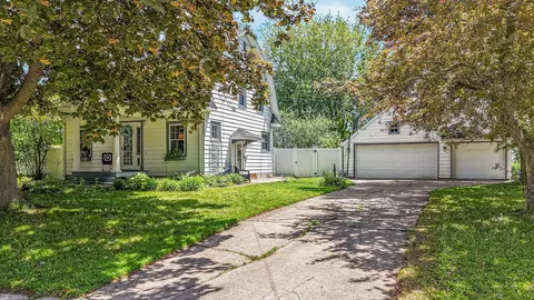 Exterior - 2005 E Newberry St, Appleton, WI 54915 photo 7 of 10