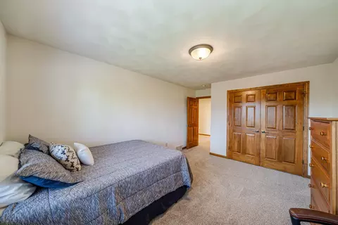 Bedroom - 309 E Stratford Ln, Appleton, WI 54913 photo 7 of 9
