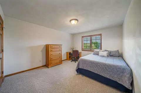 Bedroom - 309 E Stratford Ln, Appleton, WI 54913 photo 6 of 9