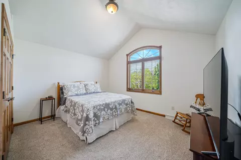 Bedroom - 309 E Stratford Ln, Appleton, WI 54913 photo 8 of 9