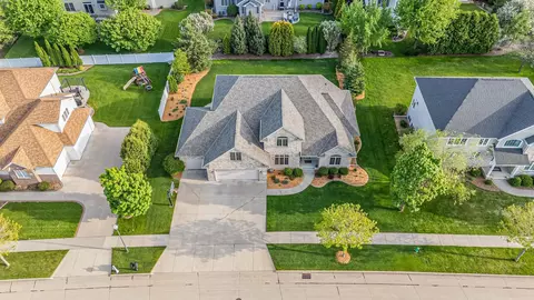 View/Area - 309 E Stratford Ln, Appleton, WI 54913 photo 2 of 21