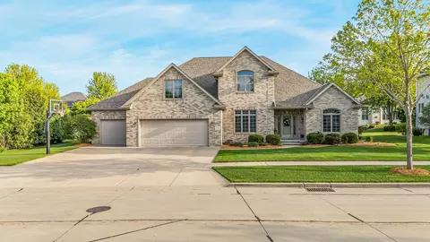 309 E Stratford Ln, Appleton, WI 54913