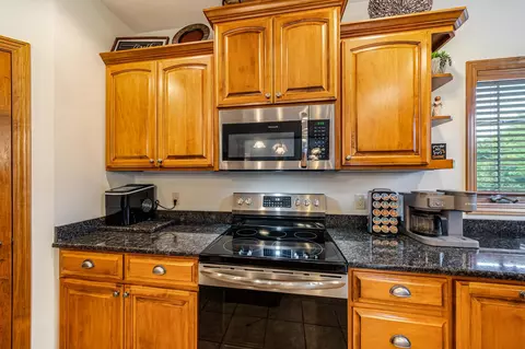 Kitchen - 309 E Stratford Ln, Appleton, WI 54913 photo 4 of 6