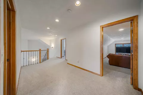 Entry Way - 309 E Stratford Ln, Appleton, WI 54913 photo 7 of 8