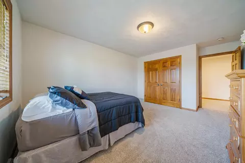 Bedroom - 309 E Stratford Ln, Appleton, WI 54913 photo 4 of 9