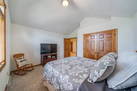 Bedroom - 309 E Stratford Ln, Appleton, WI 54913 photo 9 of 9