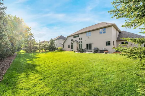 Exterior - 309 E Stratford Ln, Appleton, WI 54913 photo 6 of 11