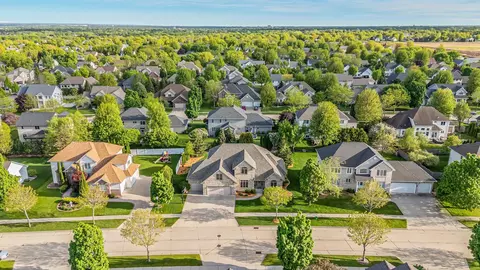 View/Area - 309 E Stratford Ln, Appleton, WI 54913 photo 4 of 21
