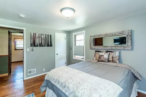 Bedroom - 200 E Pershing St, Appleton, WI 54911 photo 2 of 12