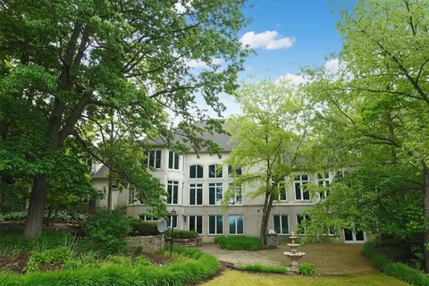 364 Ledgewood Dr, Fond Du Lac, WI 54937