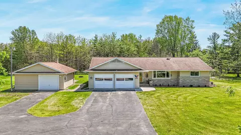 2987 W Shady Ln, Neenah, WI 54956