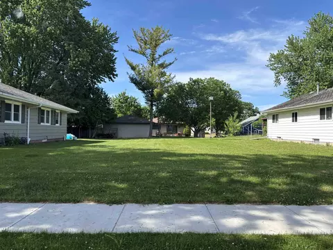 Tyler Avenue, Oshkosh, WI 54902