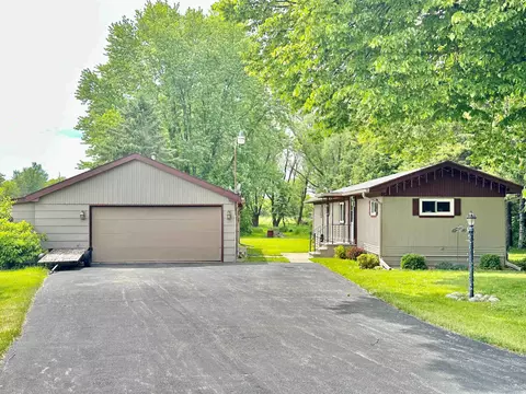 4631 Melody Ln, Oshkosh, WI 54904