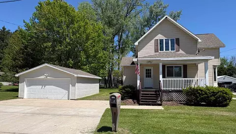 160 Washburn Ave, Oconto, WI 54153