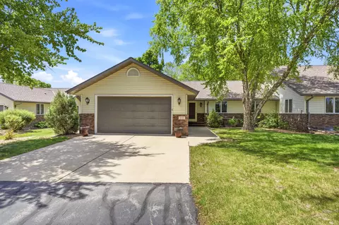 30 Country Club Ct, Fond Du Lac, WI 54935