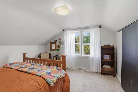 Bedroom - 1420 N Owaissa St, Appleton, WI 54911 photo 3 of 3