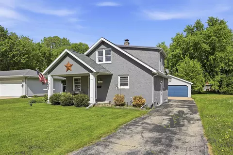 Exterior - 1420 N Owaissa St, Appleton, WI 54911 photo 2 of 5