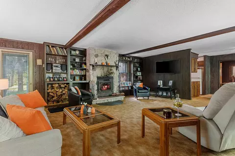 Living - n6814 Springbrook Road, Cecil, WI 54111 photo 3 of 5