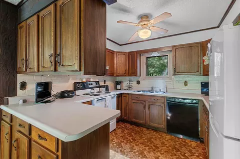 Kitchen - n6814 Springbrook Road, Cecil, WI 54111 photo 1 of 5