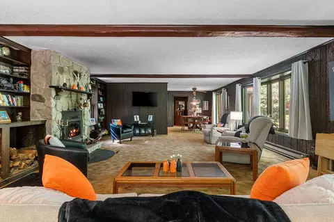 Living - n6814 Springbrook Road, Cecil, WI 54111 photo 2 of 5