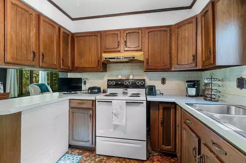 Kitchen - n6814 Springbrook Road, Cecil, WI 54111 photo 5 of 5