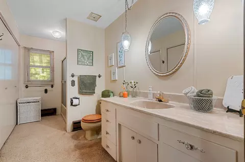 Bath - n6814 Springbrook Road, Cecil, WI 54111 photo 1 of 2