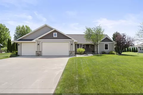 w7133 Englewood Drive, Greenville, WI 54942