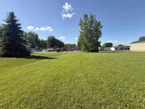 tomahawk lane, Cecil, WI 54111