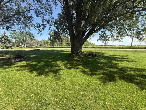 tomahawk lane, Cecil, WI 54111 photo 7