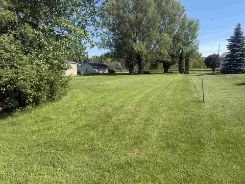 tomahawk lane, Cecil, WI 54111 photo 9