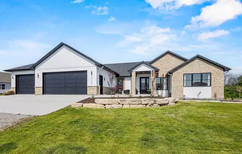 5752 N Sequoia Dr, Appleton, WI 54913