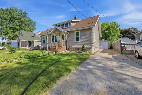 204 Fourth St, Menasha, WI 54952