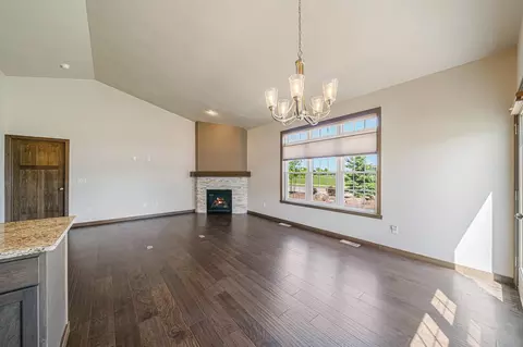 Living - 3758 N Wayside Ln, Appleton, WI 54913 photo 2 of 4