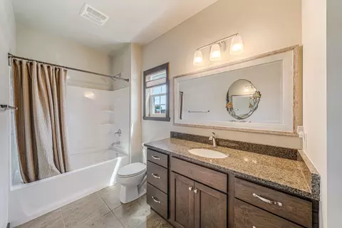 Bath - 3758 N Wayside Ln, Appleton, WI 54913 photo 2 of 2