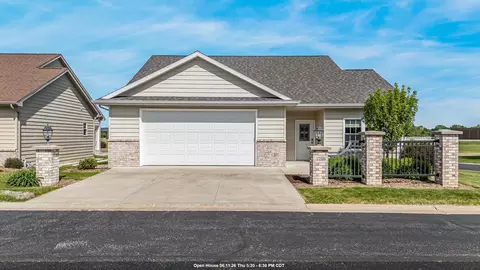 3758 N Wayside Ln, Appleton, WI 54913