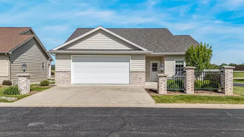 3758 N Wayside Ln, Appleton, WI 54913